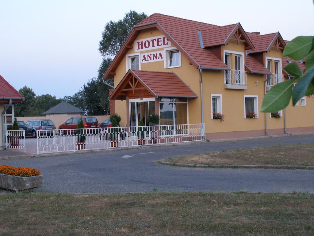 Anna Hotel Бюк Экстерьер фото