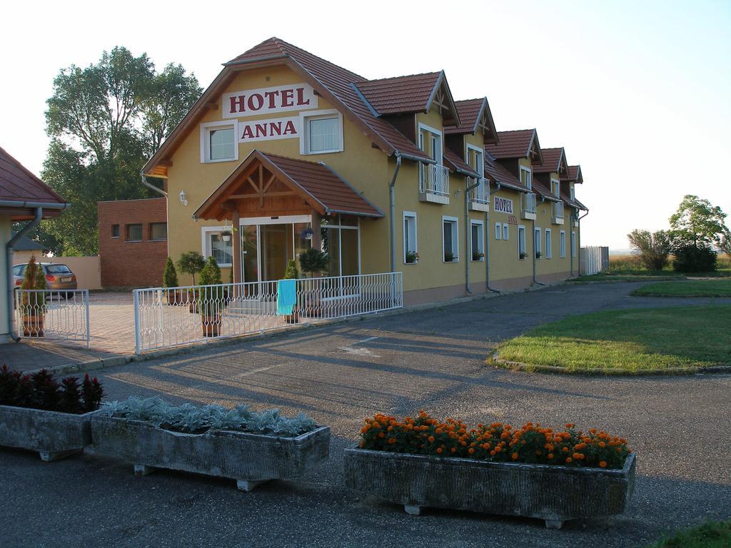 Anna Hotel Бюк Экстерьер фото