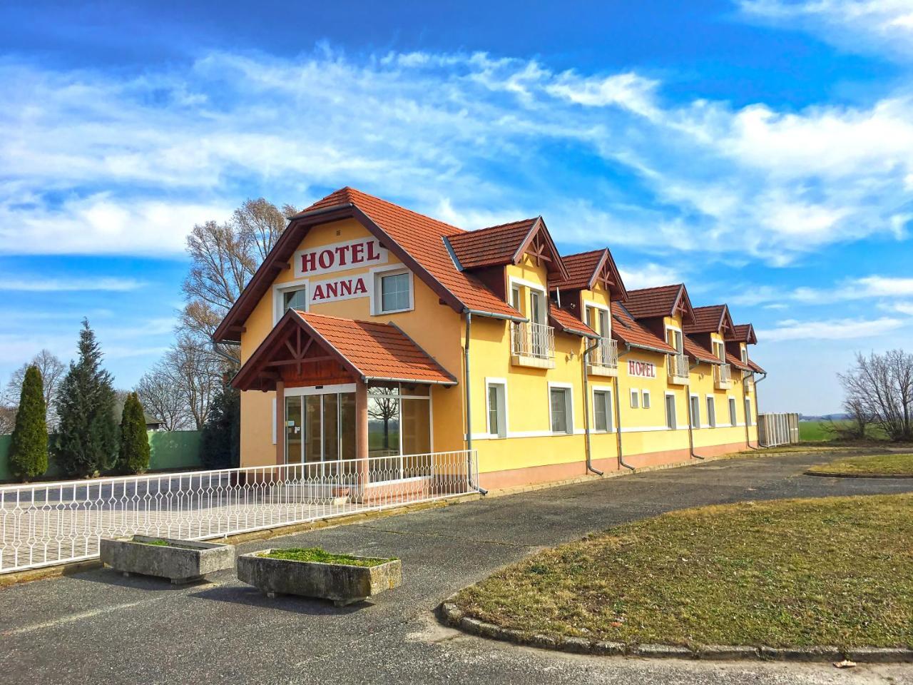 Anna Hotel Бюк Экстерьер фото